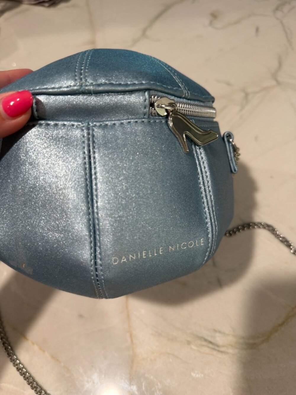 Disney x Danielle Nicole Cinderella Carriage Crossbody Bag - Picture 4 of 6